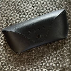 Diff Eyewear Cateye, rose gold.